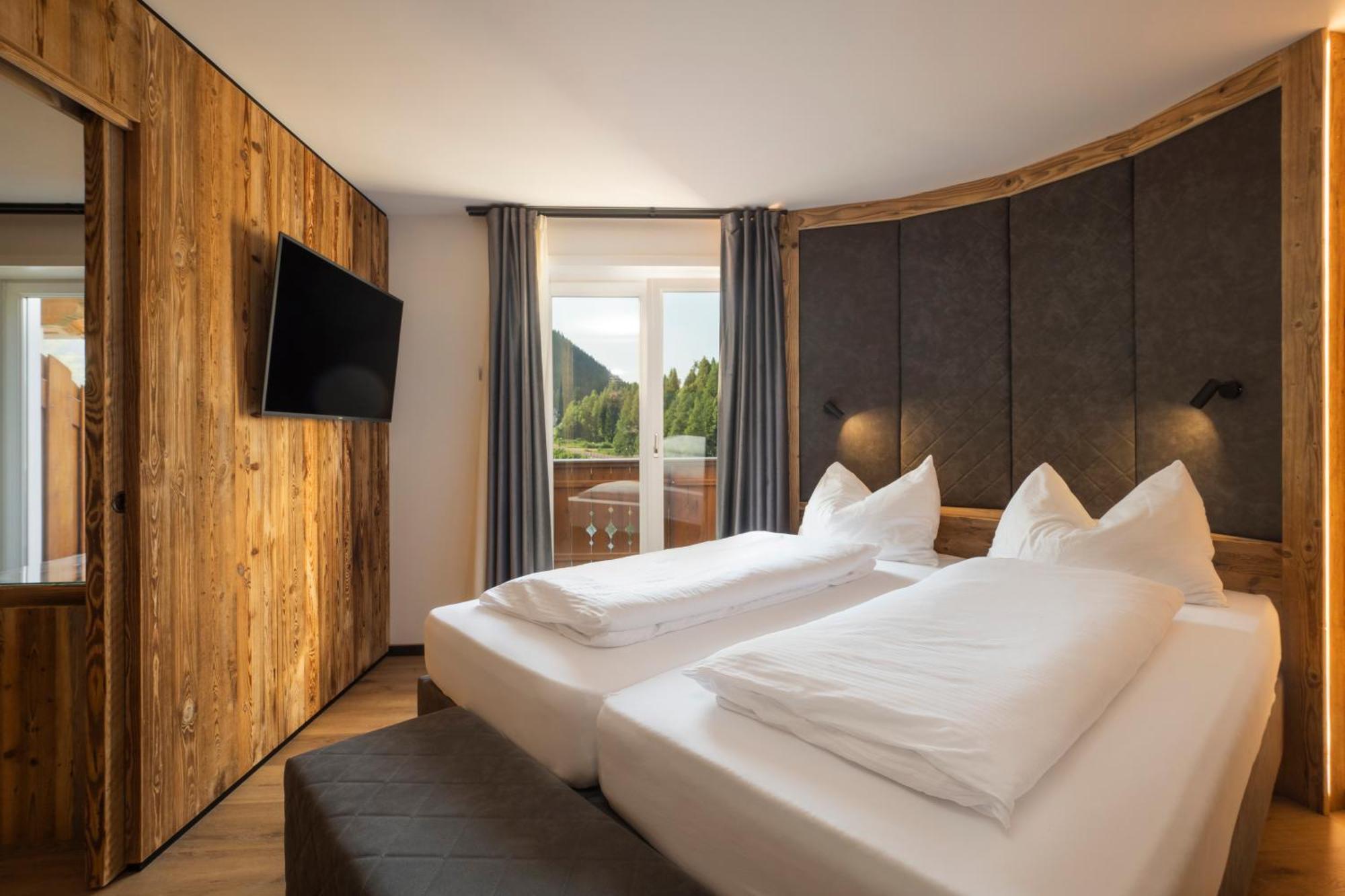Hotel Pineta Baselga di Pine Exterior photo